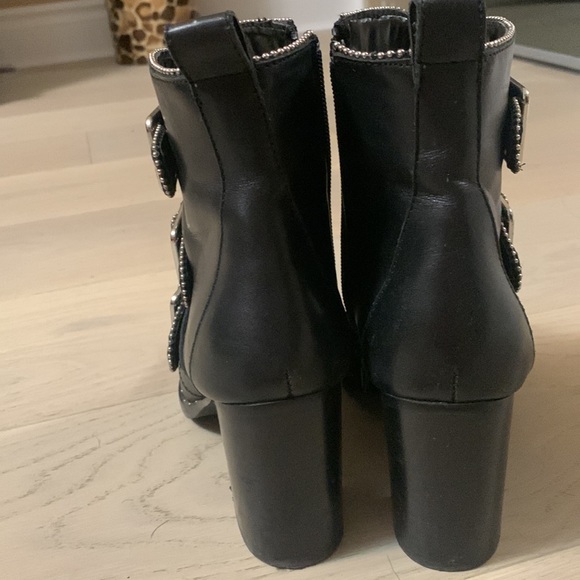 Steve Madden booties. - Picture 2 of 9